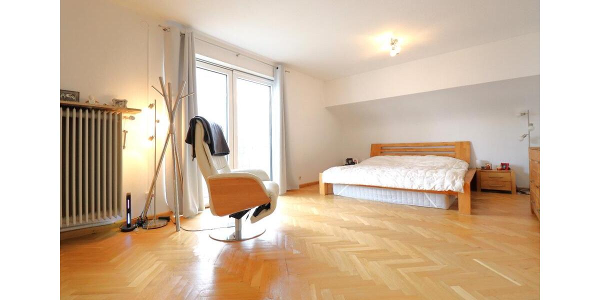 Einfamilienhaus Schwabach - 5 Zimmer, 220 m&sup2;, 2.700&euro; | Angebot:26232015