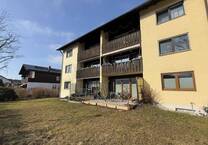 ... AIGNER - ansprechende 3-Zi-Whg. mit Balkon und Garage in ruhiger, naturnaher Lage ...