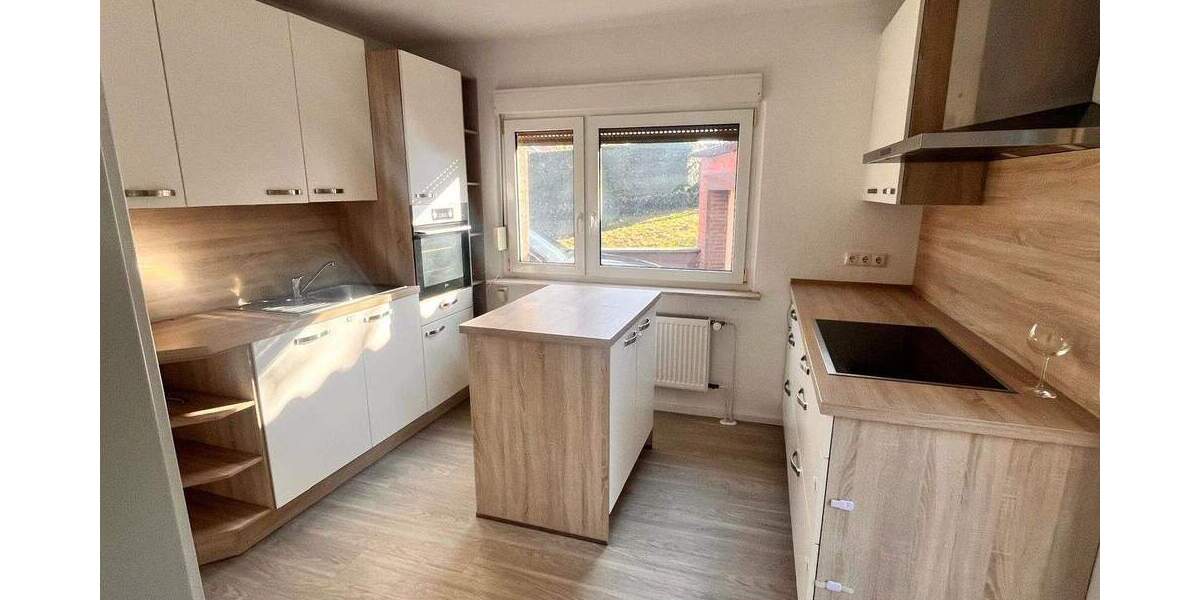 Einfamilienhaus freistehend mit schönem Grundstück und Möglichkeit zur weiteren Bebauung 5 zimmer