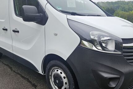 Opel Vivaro 90.000 km 11.995 &euro; Olsberg 59939