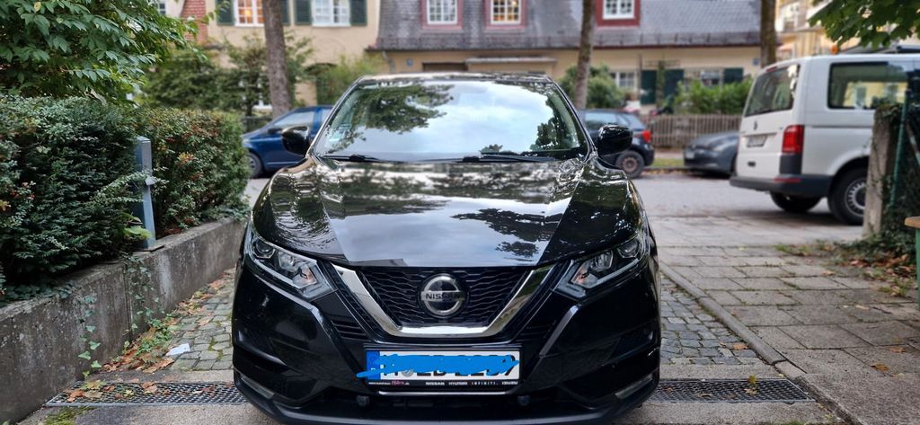 Nissan Qashqai 38.916 km 18.950 € München 80689