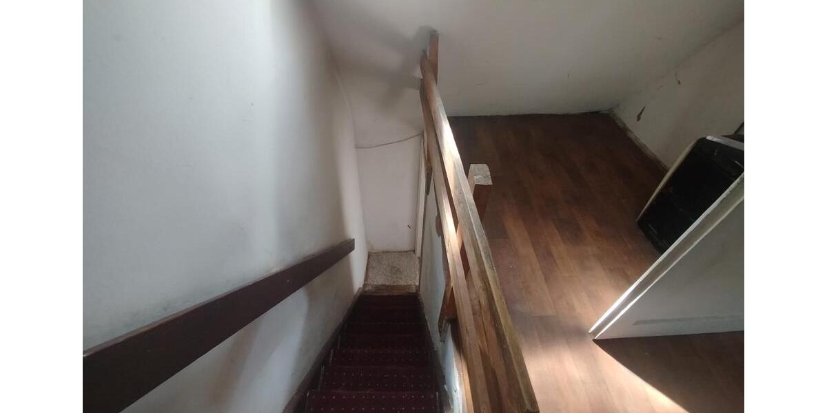 Mehrfamilienhaus, Wohnhaus Geldersheim - 9 Zimmer, 180 m&sup2;, 149.000&euro; | Angebot:27014385