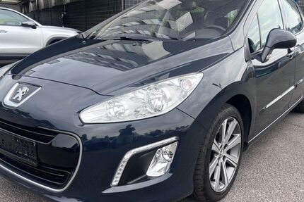 Peugeot 308 136.278 km 2.450 € Berlin 12249
