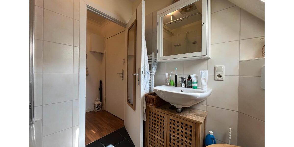 Dachgeschoßwohnung Wedel - 2.5 Zimmer, 45 m&sup2;, 165.000&euro; | Angebot:26851436