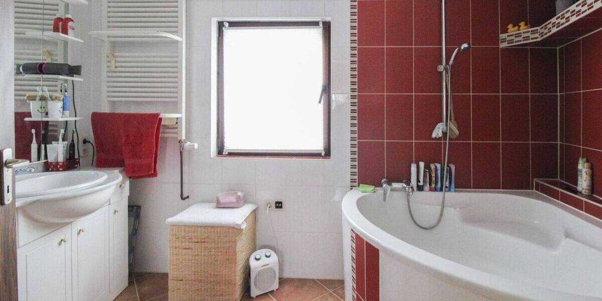 Mehrfamilienhaus, Wohnhaus Leutesdorf - 9 Zimmer, 360.000&euro; | Angebot:26502386