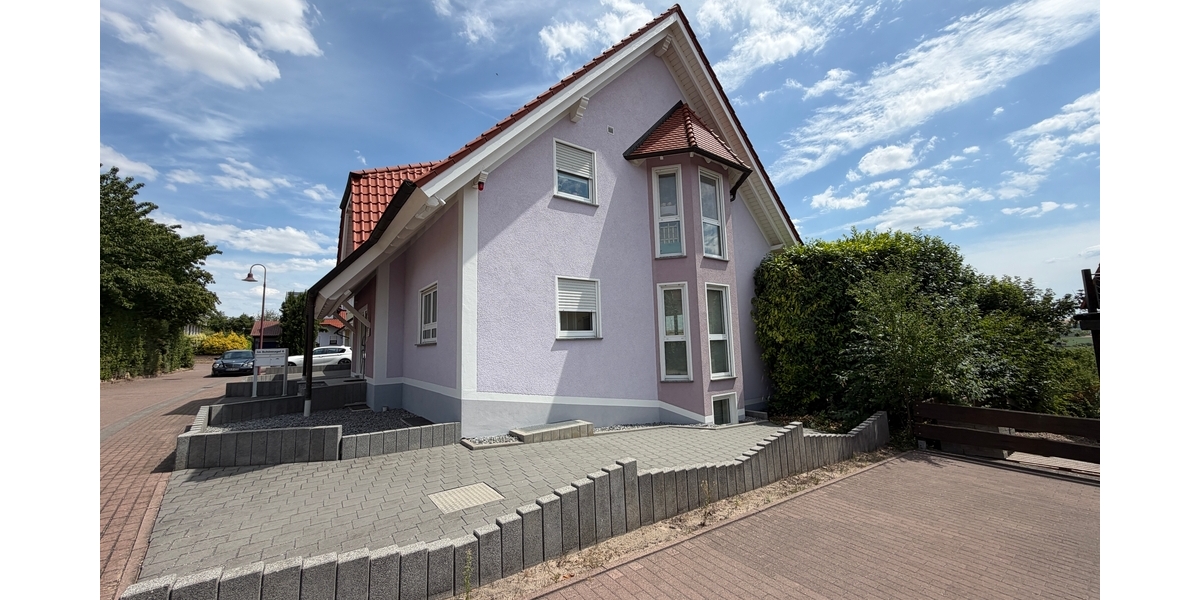 Panoramablick inklusive – Repräsentatives Familienanwesen mit Einliegerwohnung - Zweifamilienhaus Einselthum Rheinland-Pfalz | Angebot:27130624