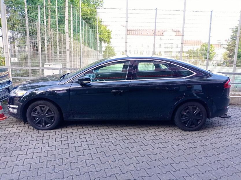 Ford Mondeo 249.000 km 3.332 € München 81541
