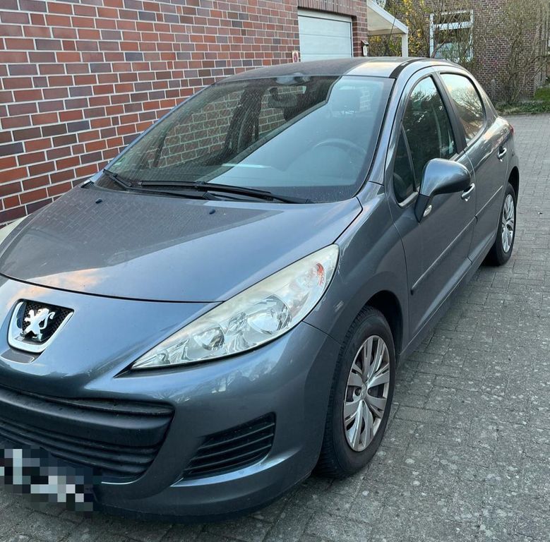 Peugeot 207 176.500 km 1.999 € Friedeburg 26446