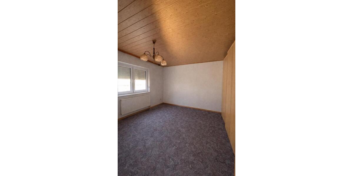Einfamilienhaus Eisfeld - 11 Zimmer, 195 m&sup2;, 115.000&euro; | Angebot:26215593