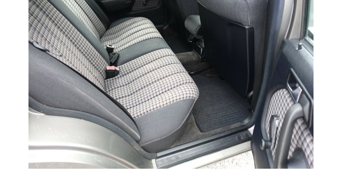 Mercedes-Benz 190 E 2.3 H-Kennz. Oldtimer eSHSD Verschl-t. neu g 212.900 km 7.950 &euro; Neumarkt/OPf 92318