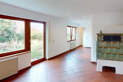 3-Zimmer-Wohnung mit Garten, Kamin & neuer Küche zimmer