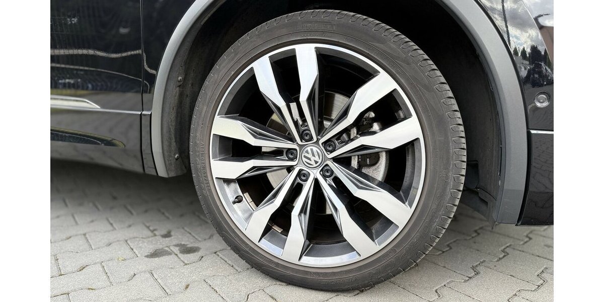 VW Tiguan R-Line / Allrad / Pano / Keyless 84.000 km 33.900 &euro; Mönchengladbach 41066