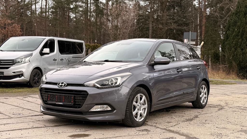 Hyundai i20 49.586 km 10.799 &euro; St. Gangloff 07629