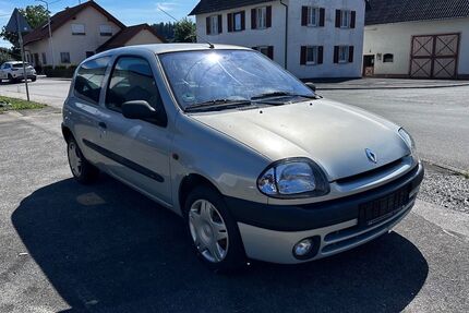 Renault Clio 163.000 km 1.499 € Ostrach 88356
