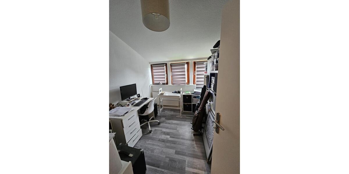 Dachgeschoßwohnung Bremen Vegesack - 4 Zimmer, 70 m&sup2;, 99.000&euro; | Angebot:26248699