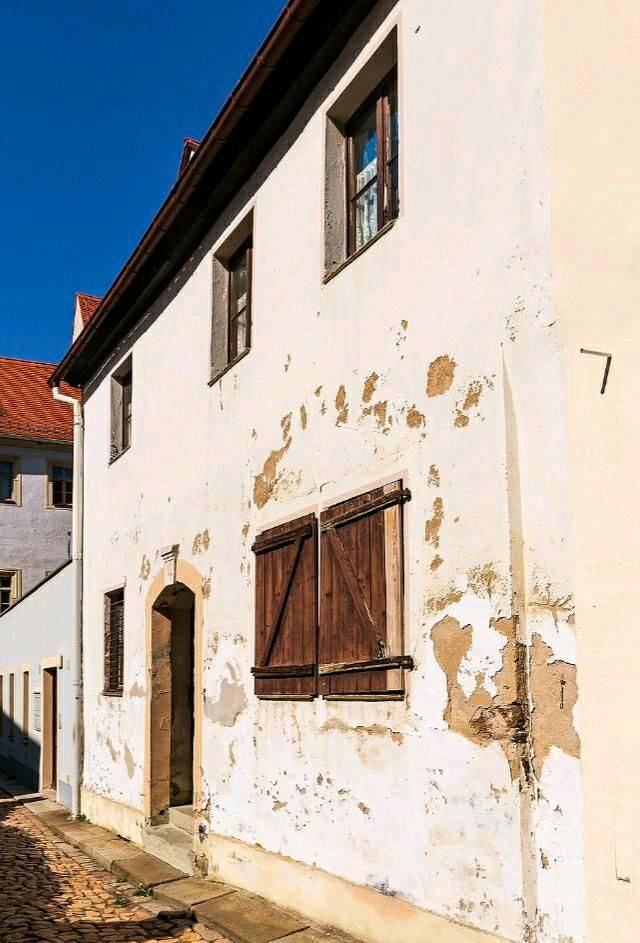Haus mit Potential in zentraler Lage von Freiberg zu verkaufen.