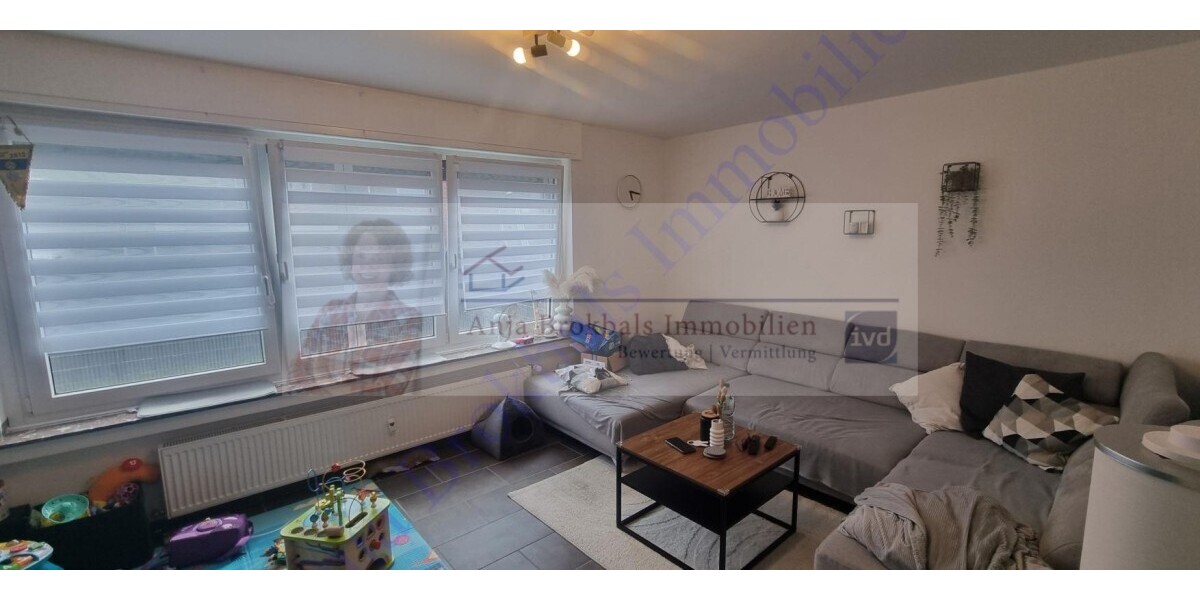 Zweifamilienhaus mit ausgebautem DG und mit 3 Garagen in Harsewinkel, provisionsfrei für Käufer - Zweifamilienhaus Harsewinkel | Angebot:22458103