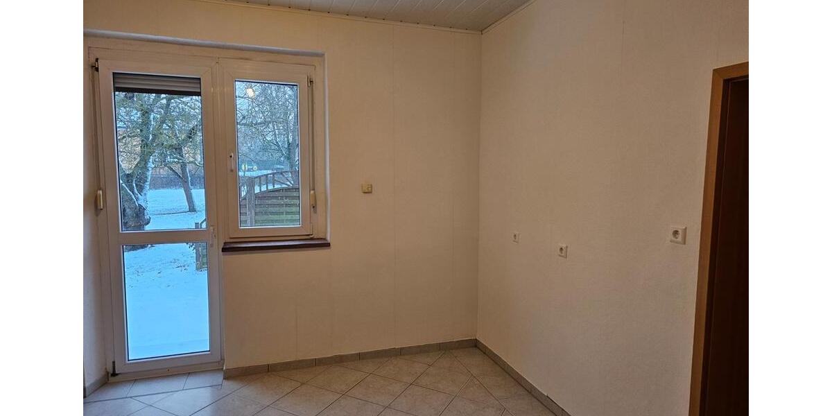 Erdgeschoßwohnung Kaulsdorf - 4 Zimmer, 94 m&sup2;, 490&euro; | Angebot:25297528