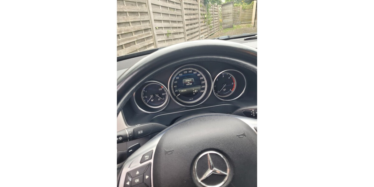 Mercedes-Benz 200 140.000 km 16.700 &euro; Bargenstedt 25704