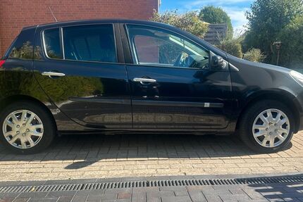 Renault Clio 210.000 km 1.600 € Hildesheim 31141