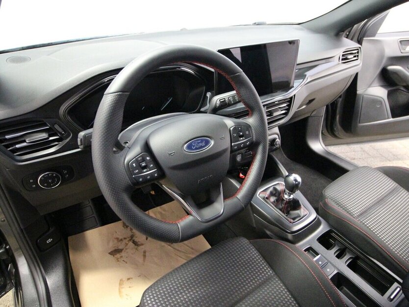 Ford Focus Turnier Mild-Hybrid ST-Line LED+NAVI+ACC 11.904 km 22.500 € Hagenow 19230