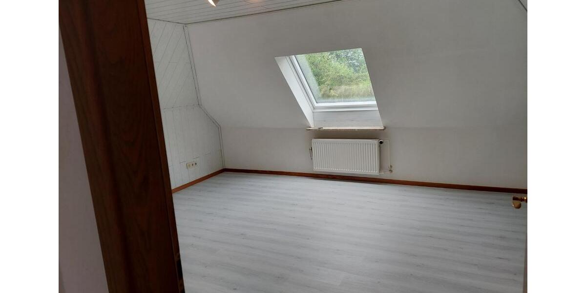 Einfamilienhaus Eddelak - 7 Zimmer, 200 m&sup2;, 1.100&euro; | Angebot:25298740