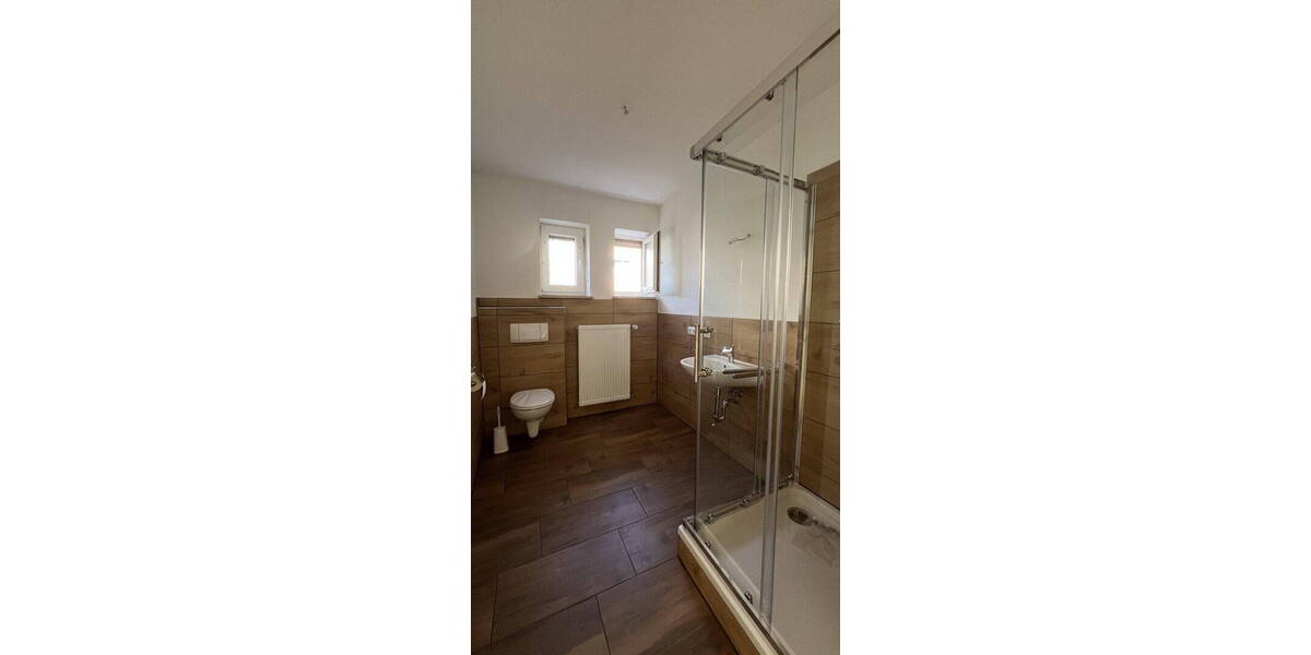 Mehrfamilienhaus, Wohnhaus Eggenfelden - 7 Zimmer, 245 m&sup2;, 650.000&euro; | Angebot:26306511
