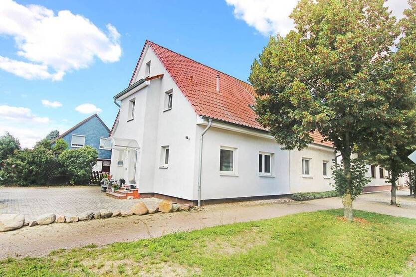 Doppelhaushälfte mit EinliegerWohnung in Dessau-Roßlau OT Mosigkau