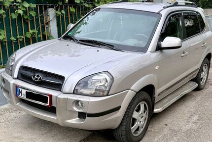 Hyundai TUCSON 71.000 km 7.500 &euro; München 80995