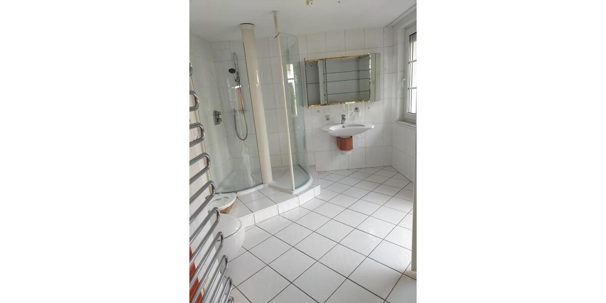 Charmantes Einfamilienhaus mit Pool und 3 Zimmer 3 zimmer