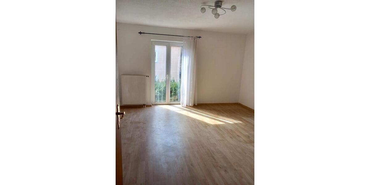 Etagenwohnung Wunsiedel - 3 Zimmer, 75 m&sup2;, 90.000&euro; | Angebot:26186692