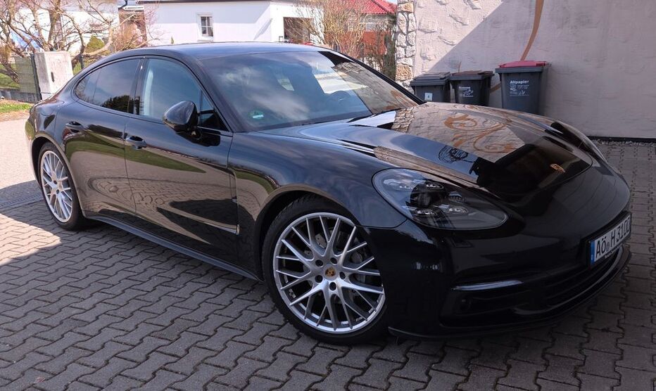 Porsche Panamera 98.000 km 62.000 € Burghausen 84489