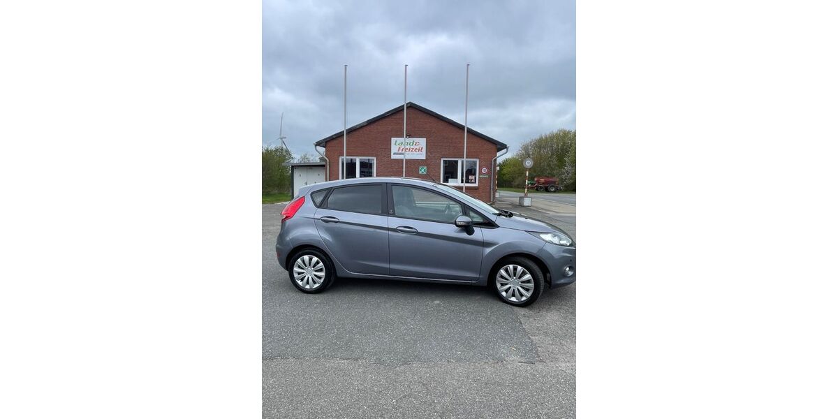 Ford Fiesta 120.907 km 4.499 &euro; Husum 25813