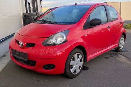 Toyota Aygo (X) 154.000 km 1.555 &euro; Alfter 53347