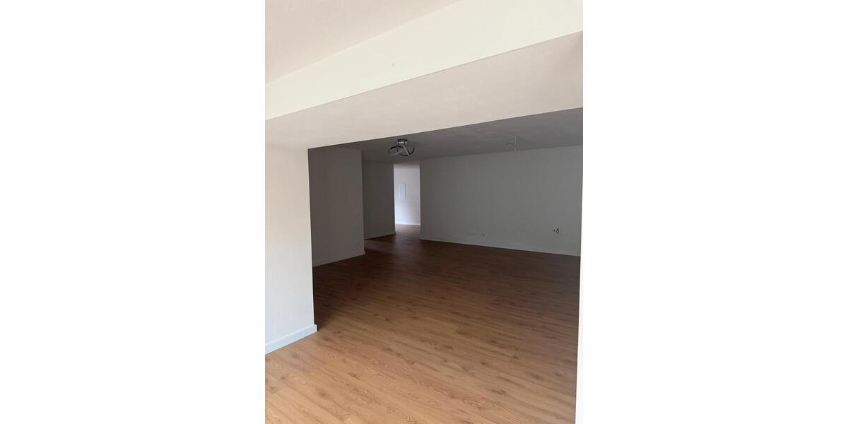 Vermiete Erdgeschosswohnung 3 zimmer