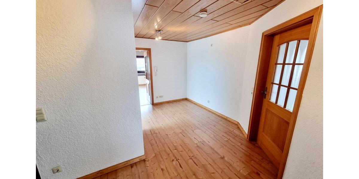 Dachgeschoßwohnung Bretten - 2.5 Zimmer, 120 m&sup2;, 725&euro; | Angebot:24817753