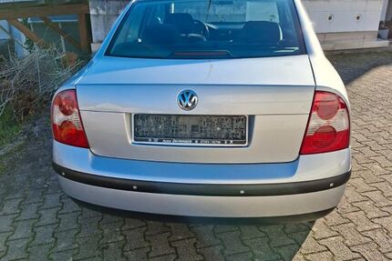 VW Passat 181.393 km 1.950 &euro; Ubstadt-Weiher 76698