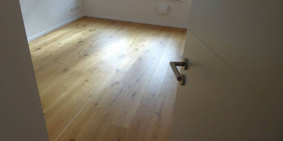 Zimmer Chemnitz Sonnenberg - 4 Zimmer, 93 m&sup2;, 700&euro; | Angebot:25985931