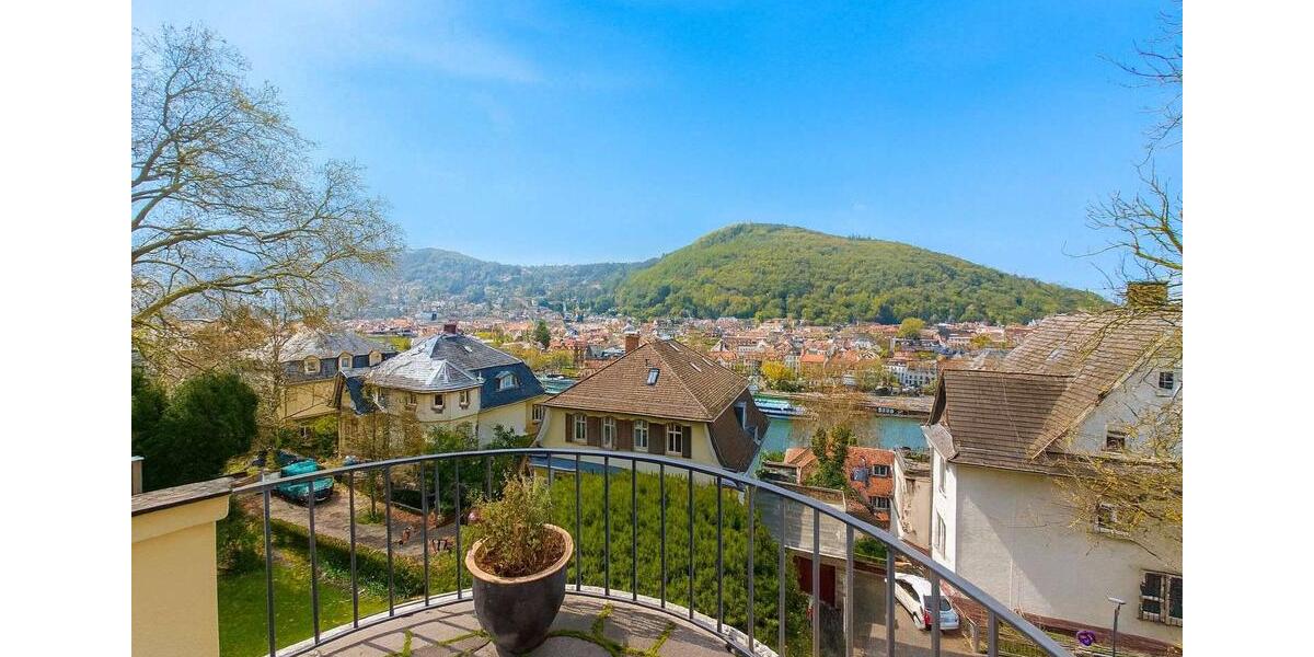 Großzügige 4-Zimmer-Wohnung mit Blick auf Schloss und Neckar – umfassend saniert 4 zimmer