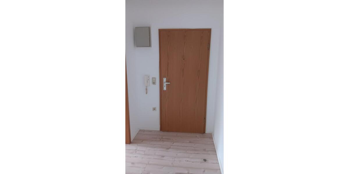 Dachgeschoßwohnung Freital - 3 Zimmer, 68 m&sup2;, 470&euro; | Angebot:25378460