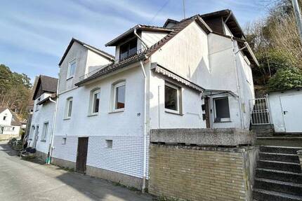 Haus Diemelstadt-Wrexen Wrexen - 7 Zimmer, 159 m&sup2;, 125.000&euro; | Angebot:26257921