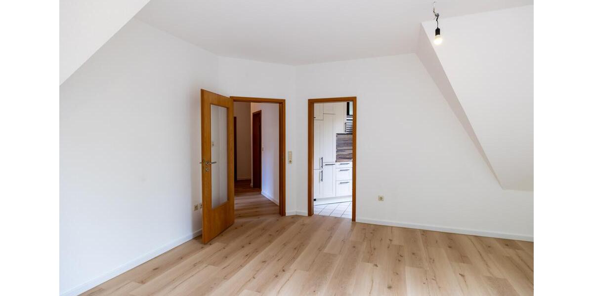 Dachgeschoßwohnung Delmenhorst - 2 Zimmer, 64 m&sup2;, 540&euro; | Angebot:26680286
