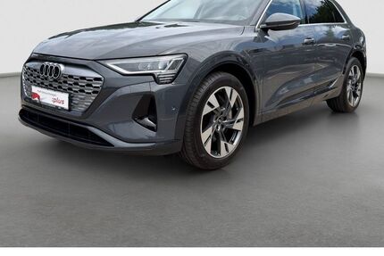 Audi Q8 e-tron 50.500 km 44.850 &euro; Haag bei München 83527