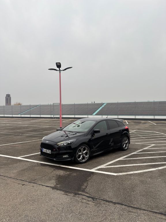 Ford Focus 103.000 km 14.900 € Grünkraut 88287