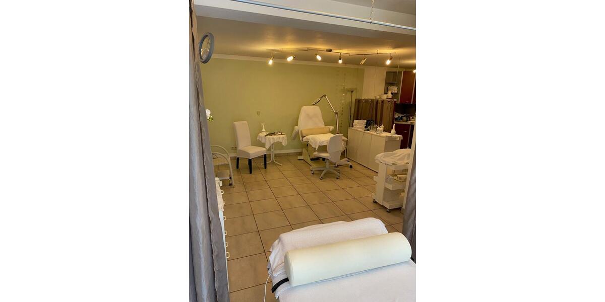 Schöne, helle Einliegerwohnung Nutzung als Praxis, Büro etc. zimmer