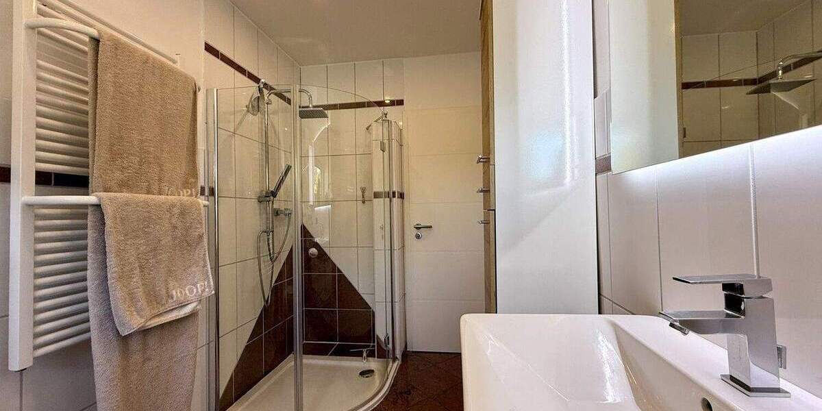 Mehrfamilienhaus, Wohnhaus Lotte Halen - 8 Zimmer, 193 m&sup2;, 549.000&euro; | Angebot:25673352