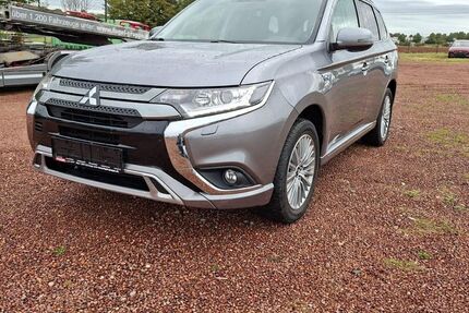 Mitsubishi Plug-in Hybrid Outlander 61.110 km 19.995 € Oberlungwitz 09353