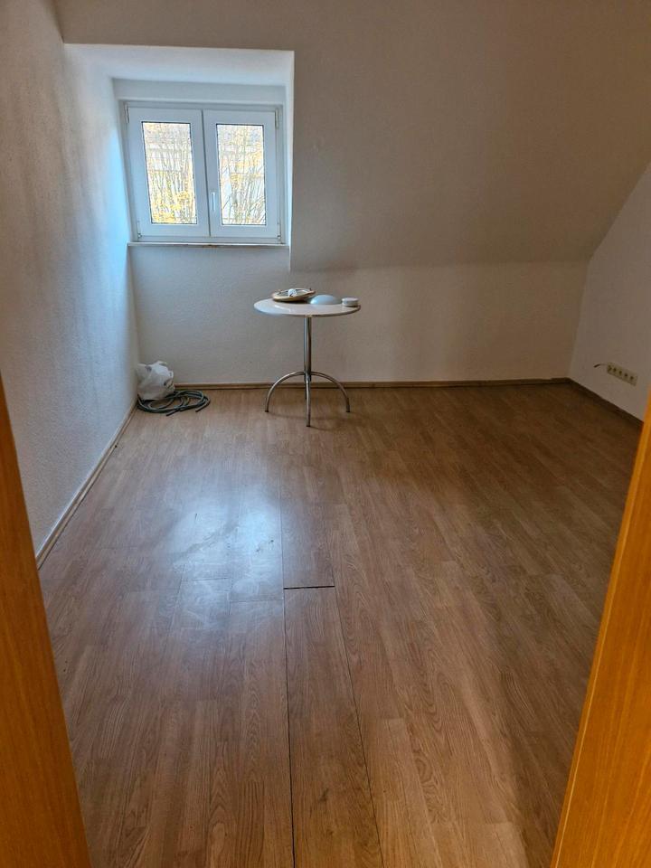 Dachgeschoss 45qm zimmer