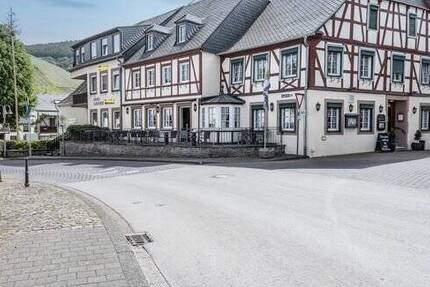 Beliebtes Hotel in Fachwerkstil mit 26 moderne Zimmer, Restaurant, Parkplatz und Eigentümerwohnung 2 zimmer
