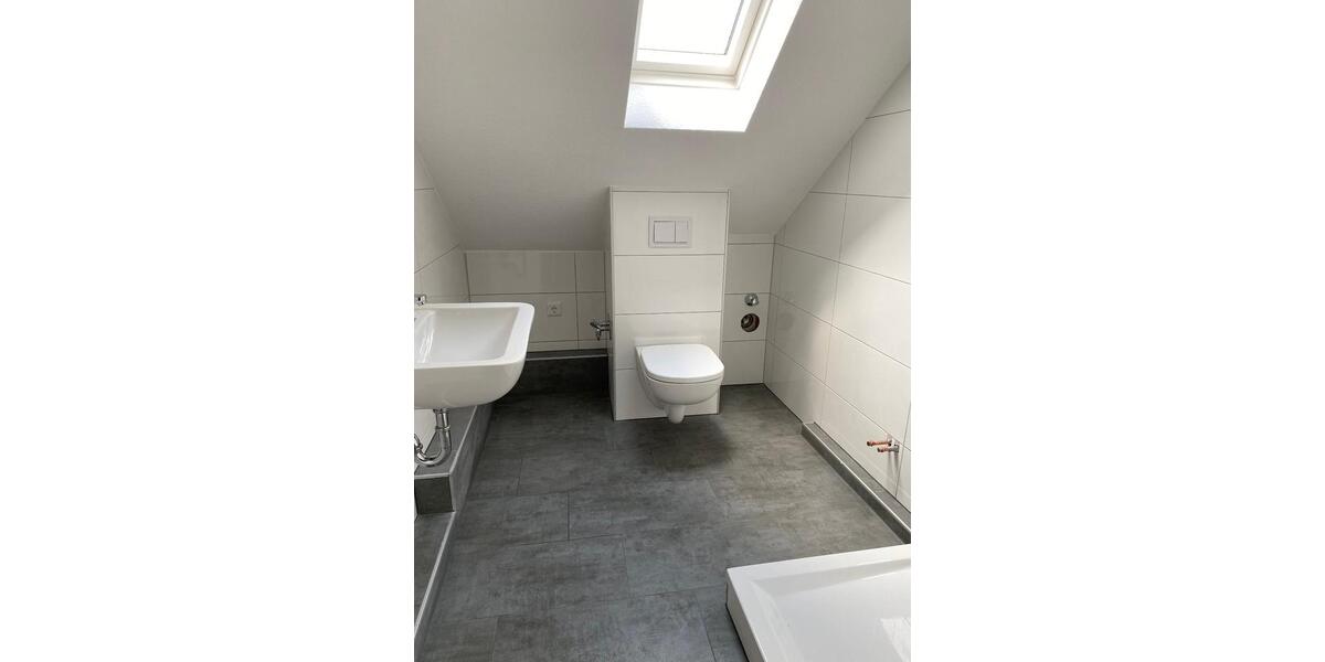 Dachgeschoßwohnung Castrop-Rauxel Becklem - 3.5 Zimmer, 80 m&sup2;, 680&euro; | Angebot:26268770